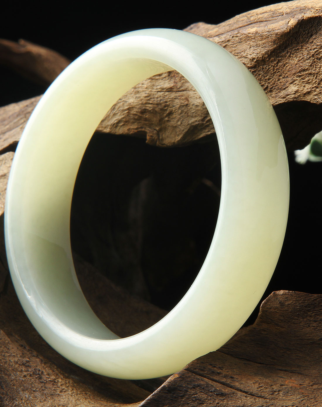 星空体育APP_撒切尔夫人红箱拍出24万英镑远超丘吉尔(图2) 星空体育APP网站