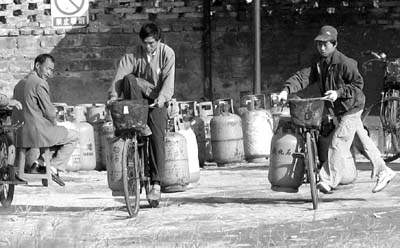 旧金山收藏齐白石的重要藏家作者:龚继遂2014-03-2908:34:18来源:中国文化报 齐白石作品早期的定件主要是【星空体育APP】(图1) 星空体育APP网站